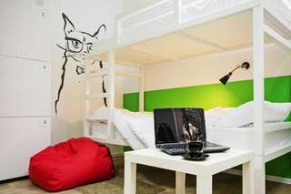 Гостиница Maxi House Hostel Ростов-на-Дону Кровать в 6-местном общем номере-1