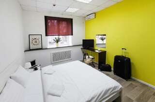 Гостиница Maxi House Hostel Ростов-на-Дону Номер стандарт улучшенный с 1 двуспальной кроватью-1