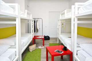 Гостиница Maxi House Hostel Ростов-на-Дону Кровать в 8-местном общем женском номере-2