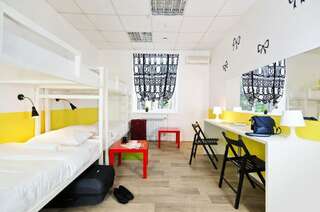 Гостиница Maxi House Hostel Ростов-на-Дону Кровать в 4-местном общем женском номере-3