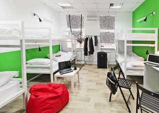 Гостиница Maxi House Hostel Ростов-на-Дону Кровать в 6-местном общем номере-2