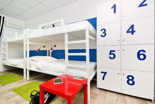 Гостиница Maxi House Hostel Ростов-на-Дону Кровать в 8-местном общем мужском номере-2