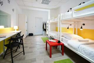 Гостиница Maxi House Hostel Ростов-на-Дону Кровать в 4-местном общем женском номере-2